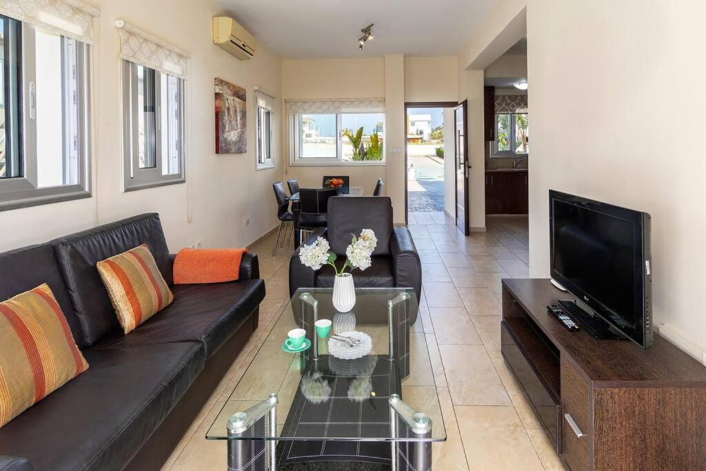 Villa Nora โปรทาราส ภายนอก รูปภาพ